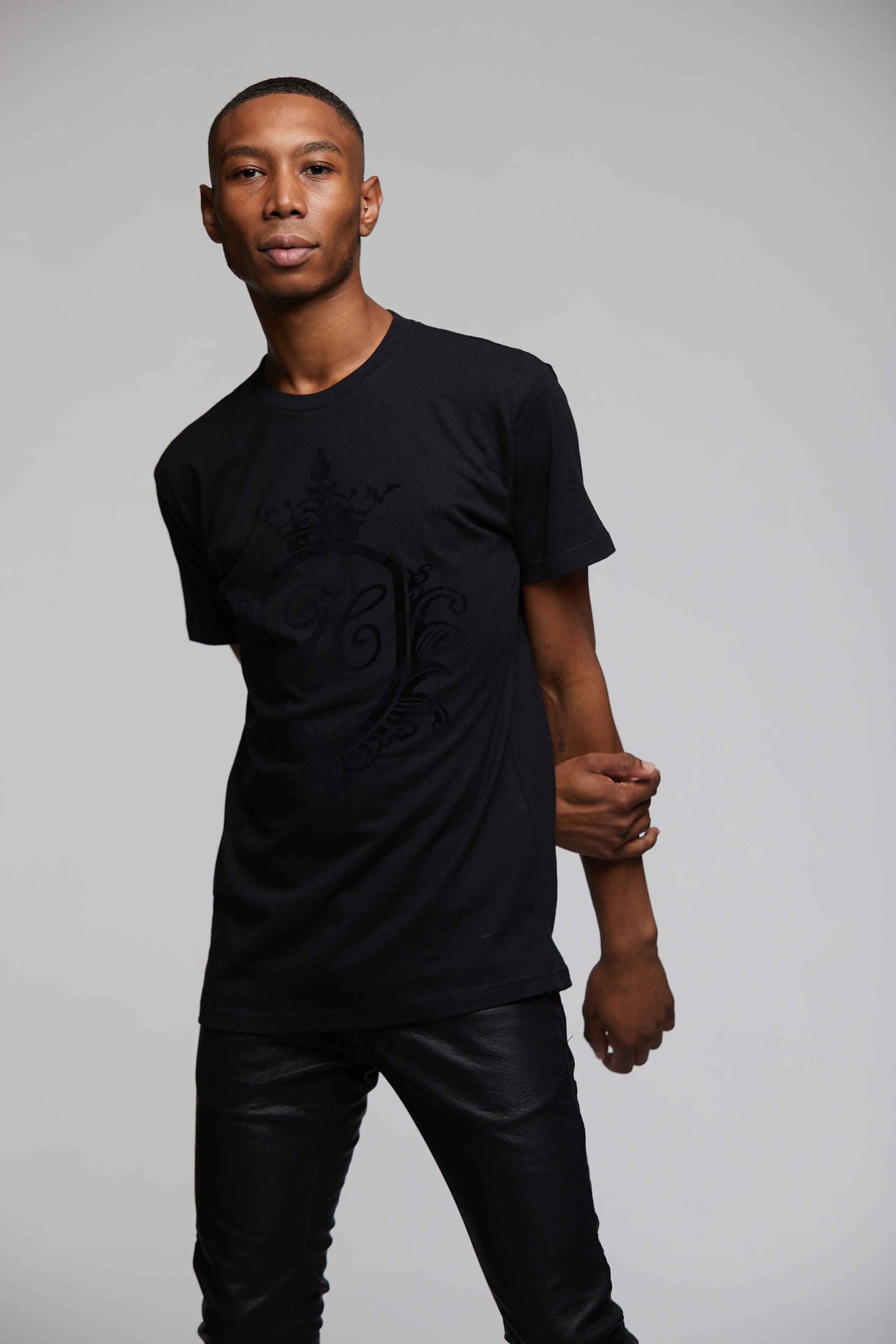 Hashawn Carey Apparel Noir Sur Noir