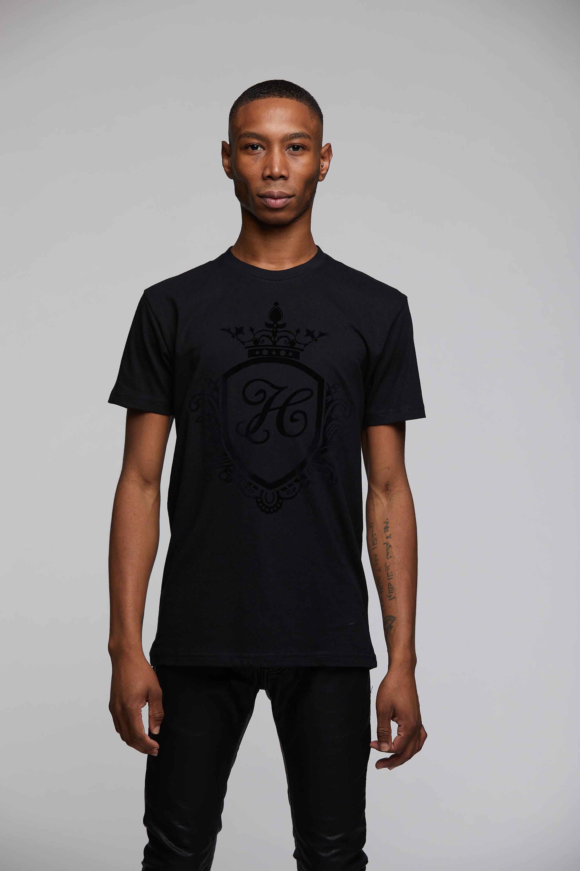 Hashawn Carey Apparel Noir Sur Noir